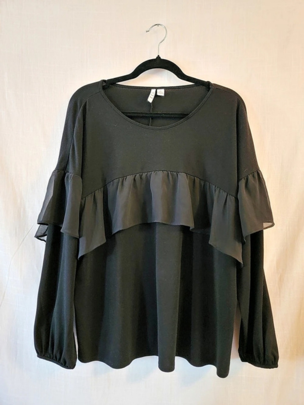 ELLE Black Ruffle Sleeve Blouse Size XL Like New